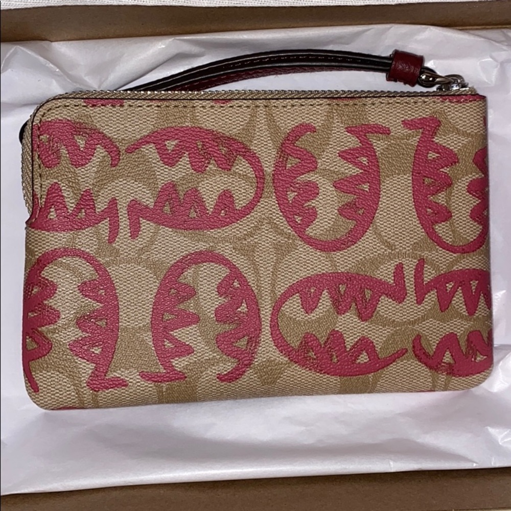 BRAND NEW Coach Corner Zip Wristlet